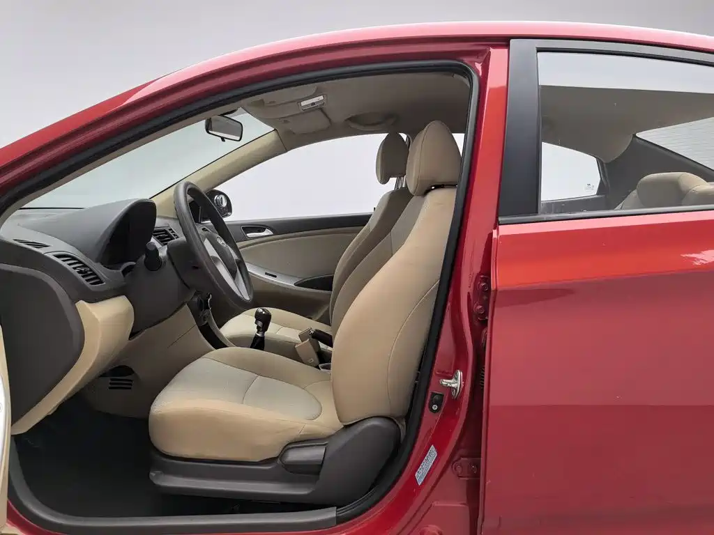 Hyundai Accent 2013 — фото 10