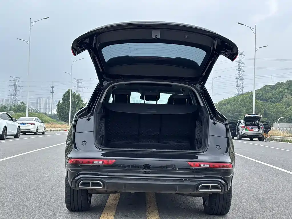 Audi Q5L 2022 — фото 15