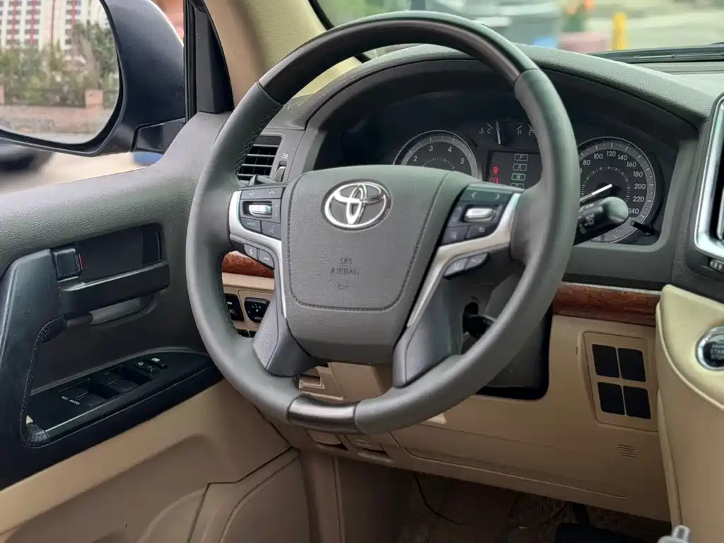 Toyota Land Cruiser 2015 — фото 12