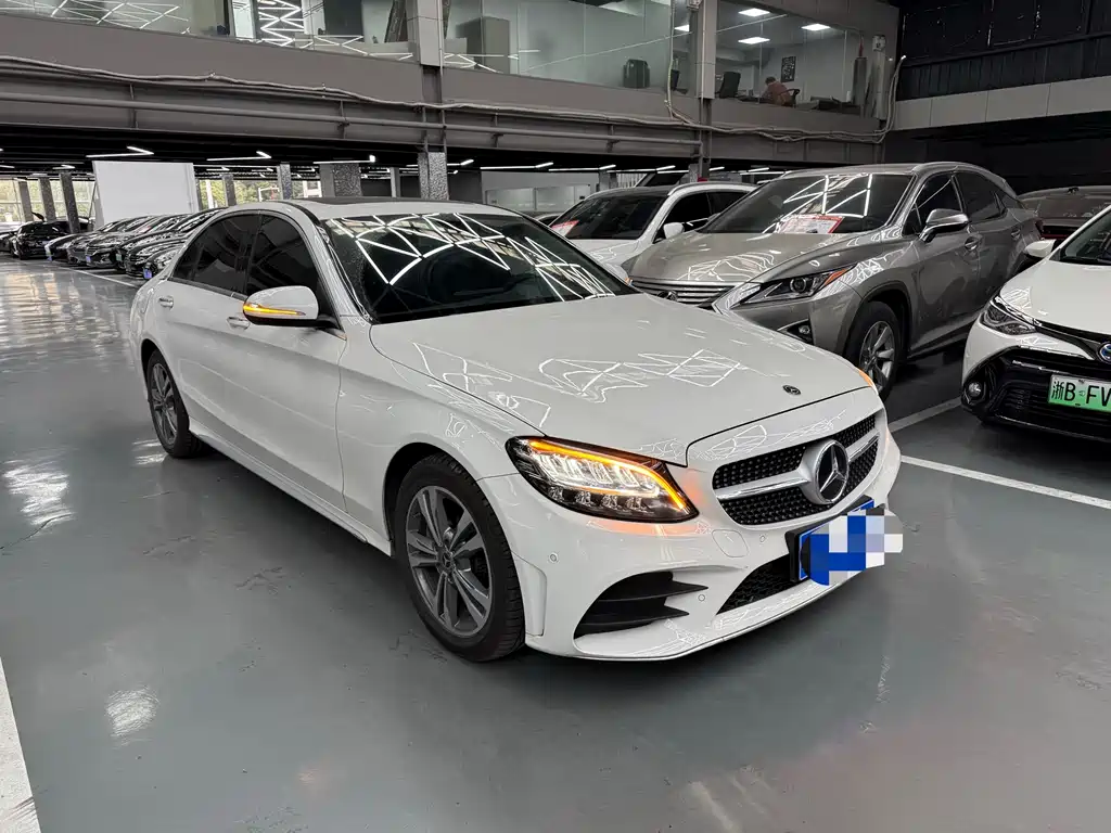 Mercedes-Benz C-Class 2019 — фото 3