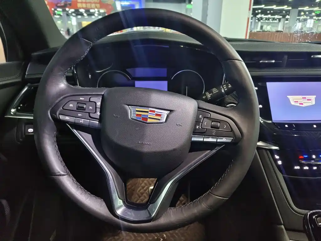 Cadillac XT6 2021 — фото 10