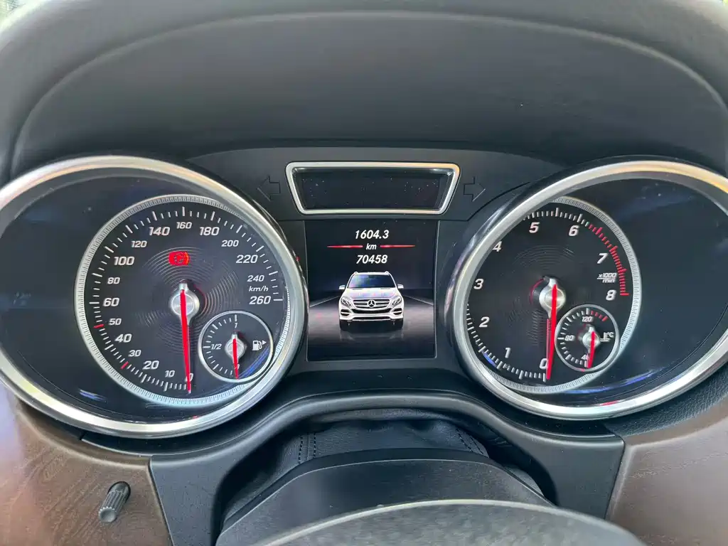 Mercedes-Benz GLE 2018 — фото 10
