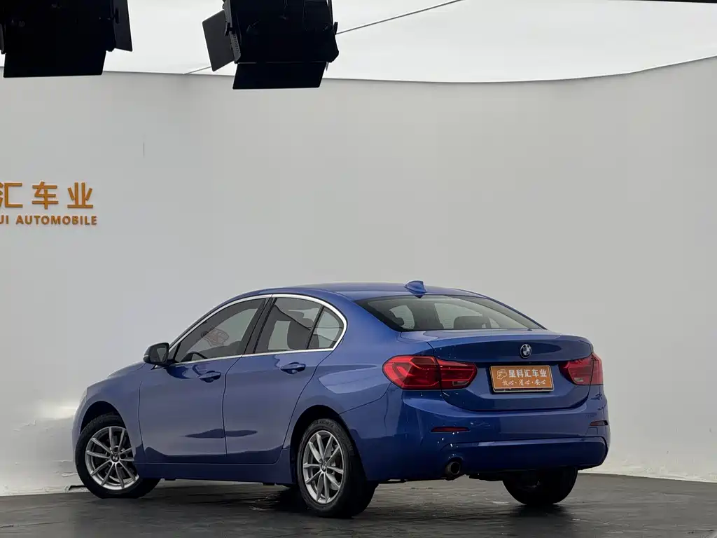 BMW 1 Series 2019 — фото 15