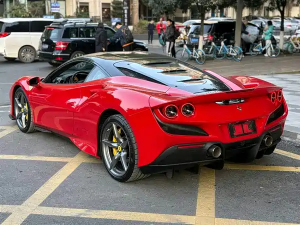 Ferrari F8 2023