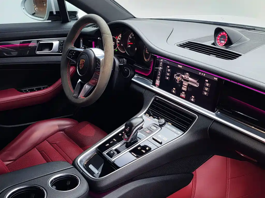 Porsche Panamera 2019 — фото 19