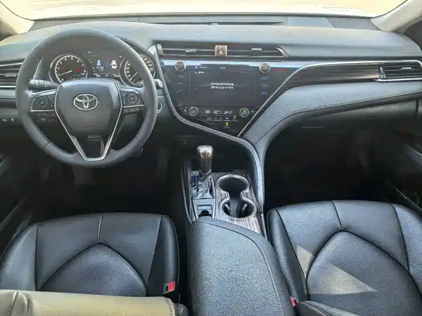 Toyota Camry 2021