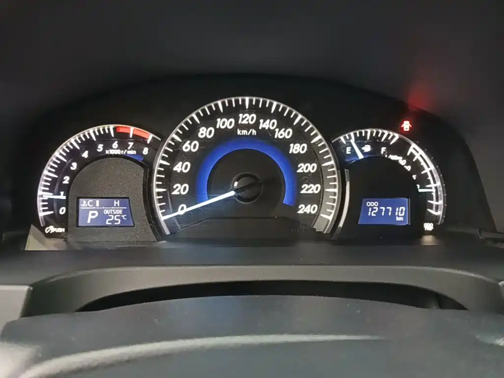 Toyota Camry 2014 — фото 18