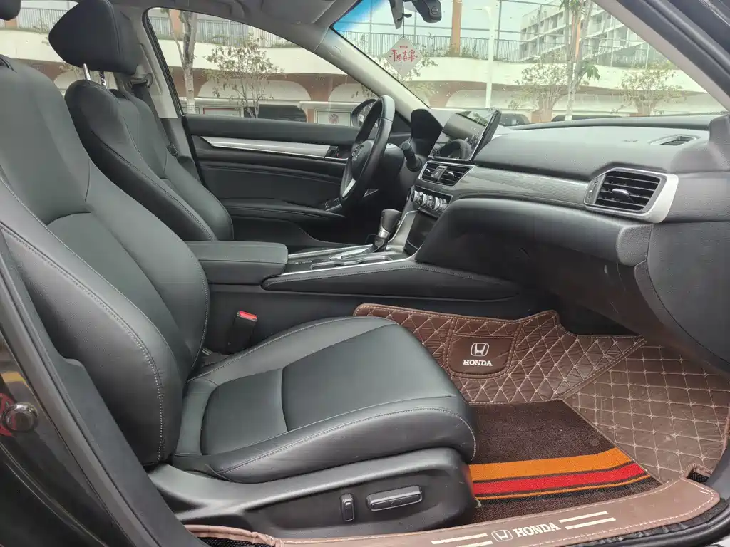 Honda Accord 2023 — фото 17