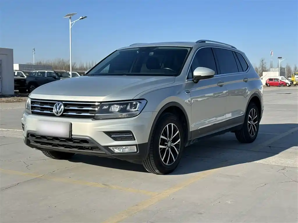 Volkswagen Tiguan L 2017 — фото 2