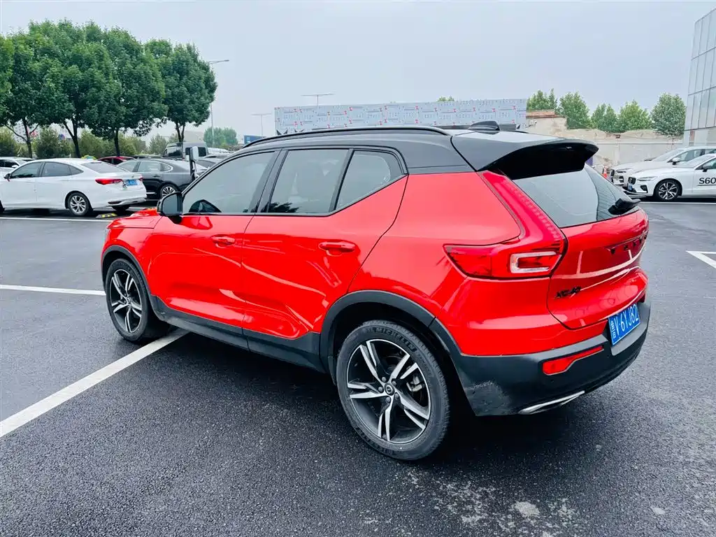 Volvo XC40 2019 — фото 4