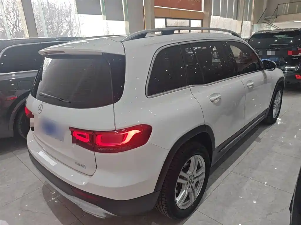 Mercedes-Benz GLB 2023 — фото 6