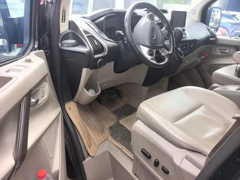 Ford Tourneo 2018 — фото 17