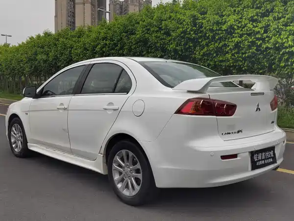 Mitsubishi Lancer EX 2012