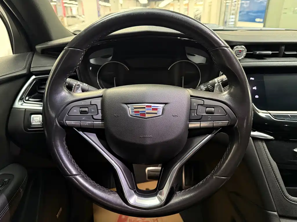 Cadillac XT6 2021 — фото 42
