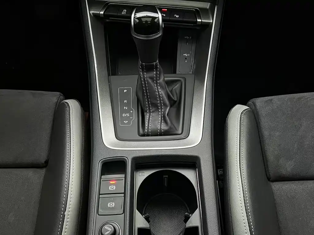 Audi Q3 2022 — фото 10