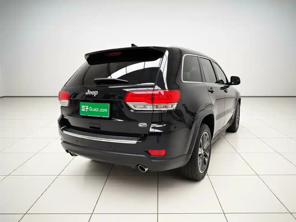 Jeep Grand Cherokee 2019 — фото 6