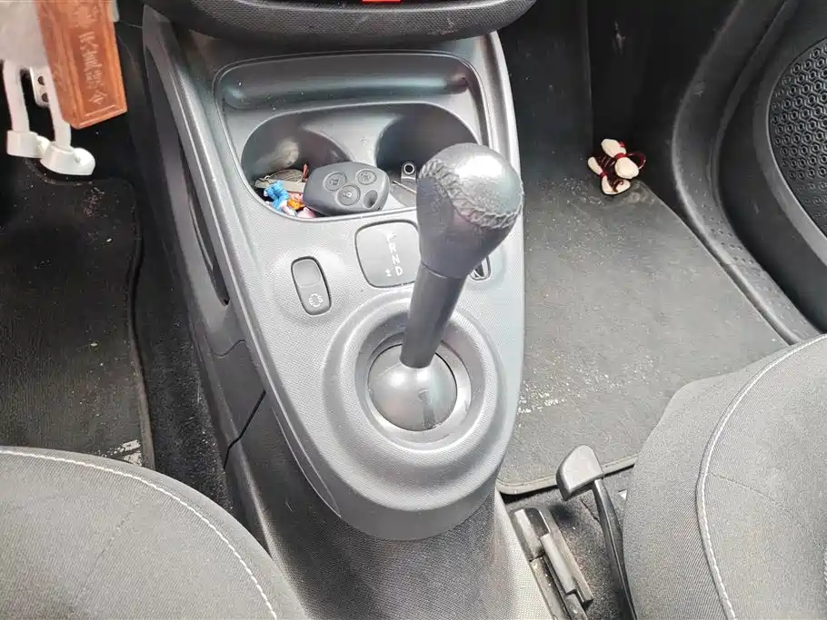 smart Fortwo 2018 — фото 16