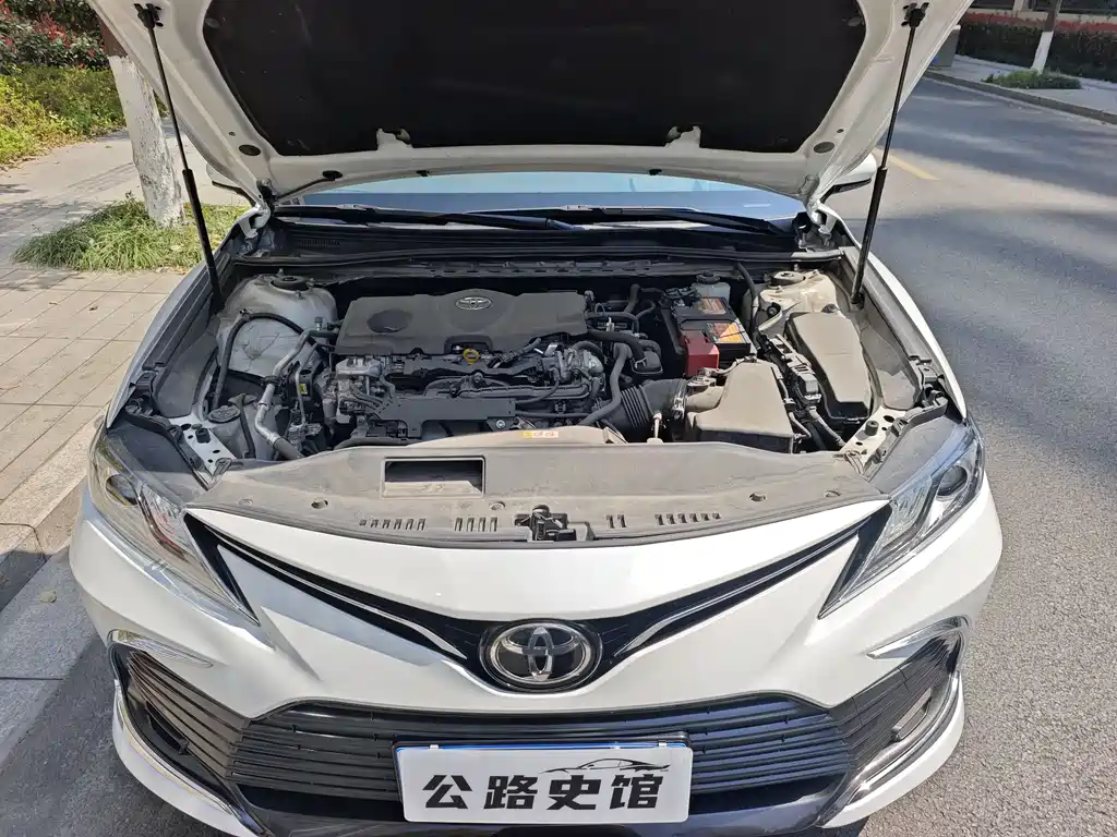 Toyota Camry 2022 — фото 22