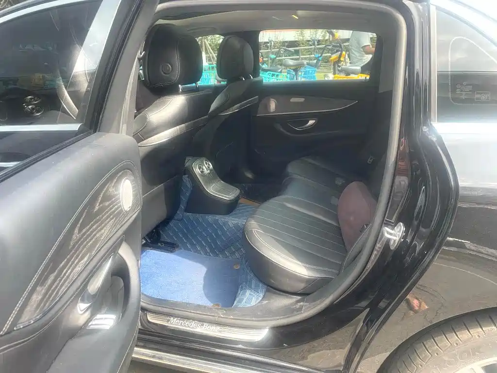Mercedes-Benz E-Class 2022