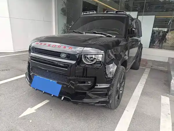 Land Rover Defender 2025