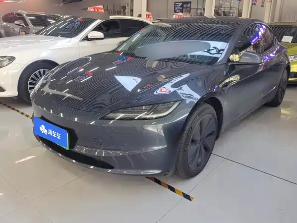 Tesla Model 3 2024