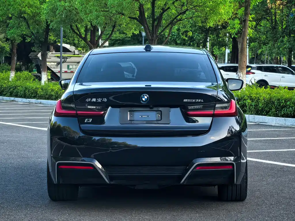 BMW i3 2024 — фото 4