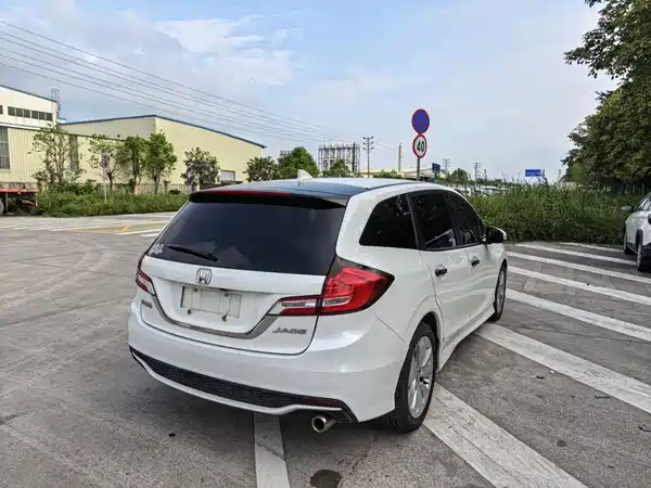 Honda Jade 2017