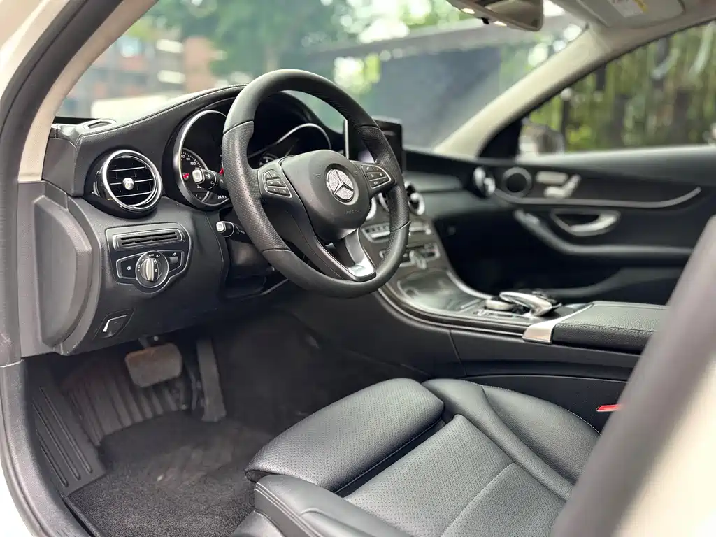 Mercedes-Benz C-Class 2018 — фото 27