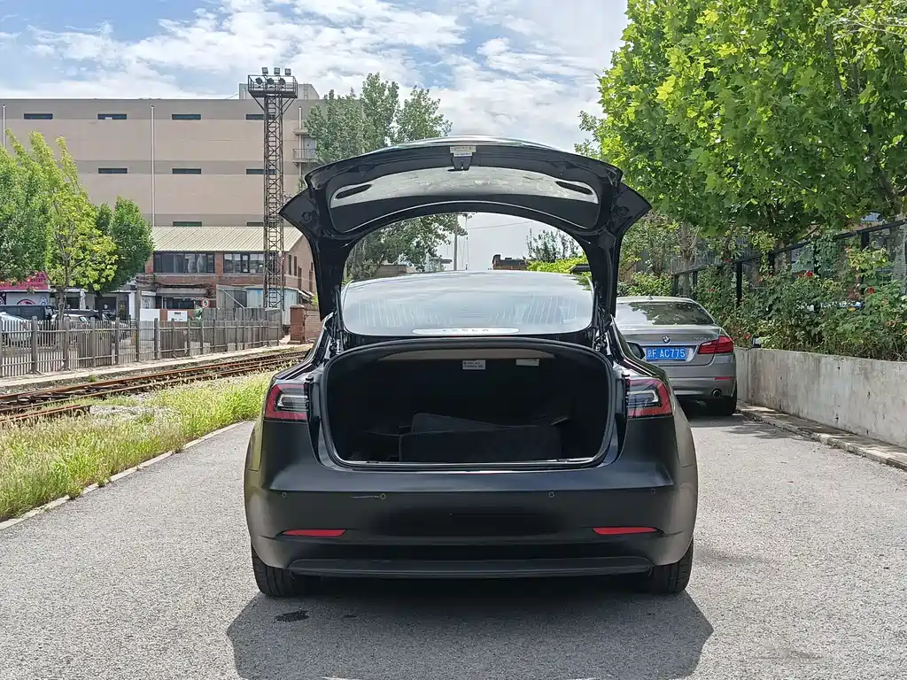 Tesla Model 3 2019 — фото 10