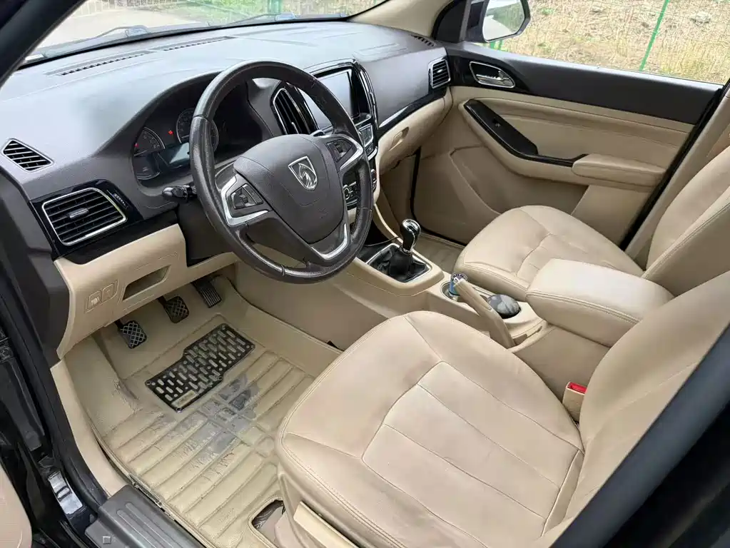 Baojun 730 2015