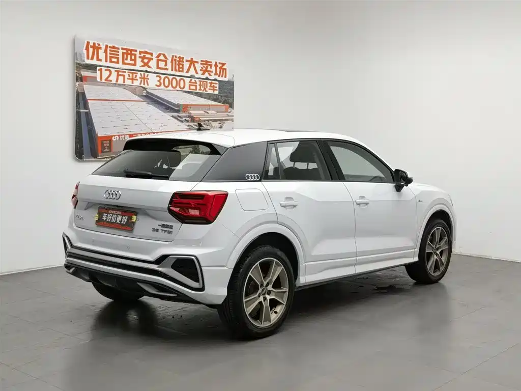 Audi Q2L 2023 — фото 2