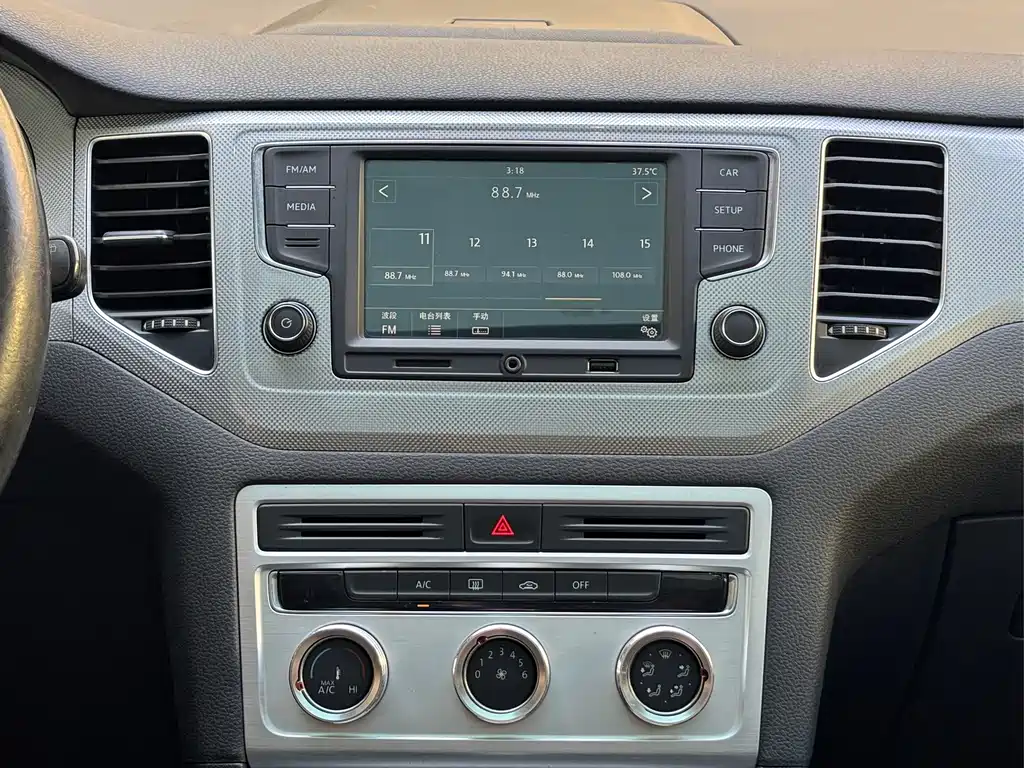 Volkswagen Golf Jialu 2016 — фото 10
