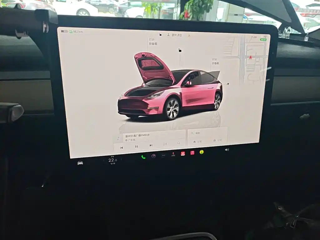 Tesla Model Y 2022 — фото 13