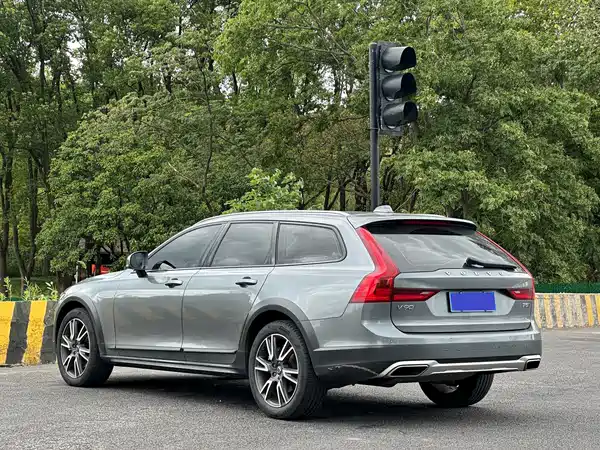 Volvo V90 2020
