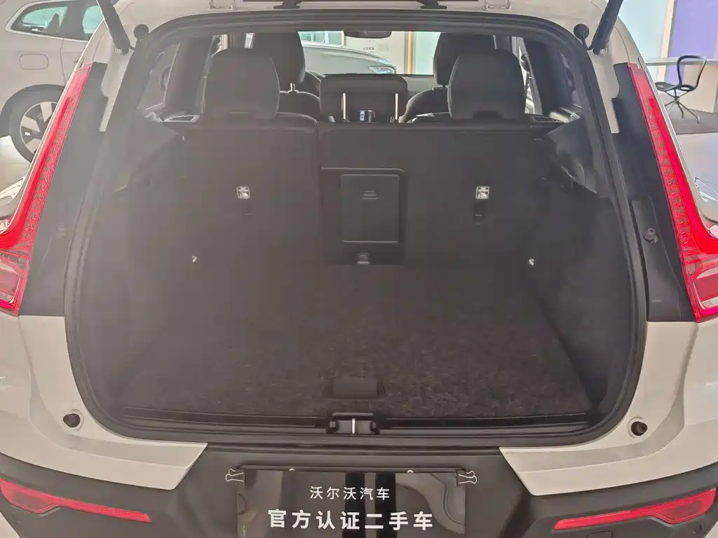 Volvo XC40 2022 — фото 18
