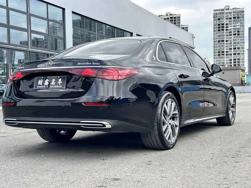Mercedes-Benz E-Class 2025 — фото 17