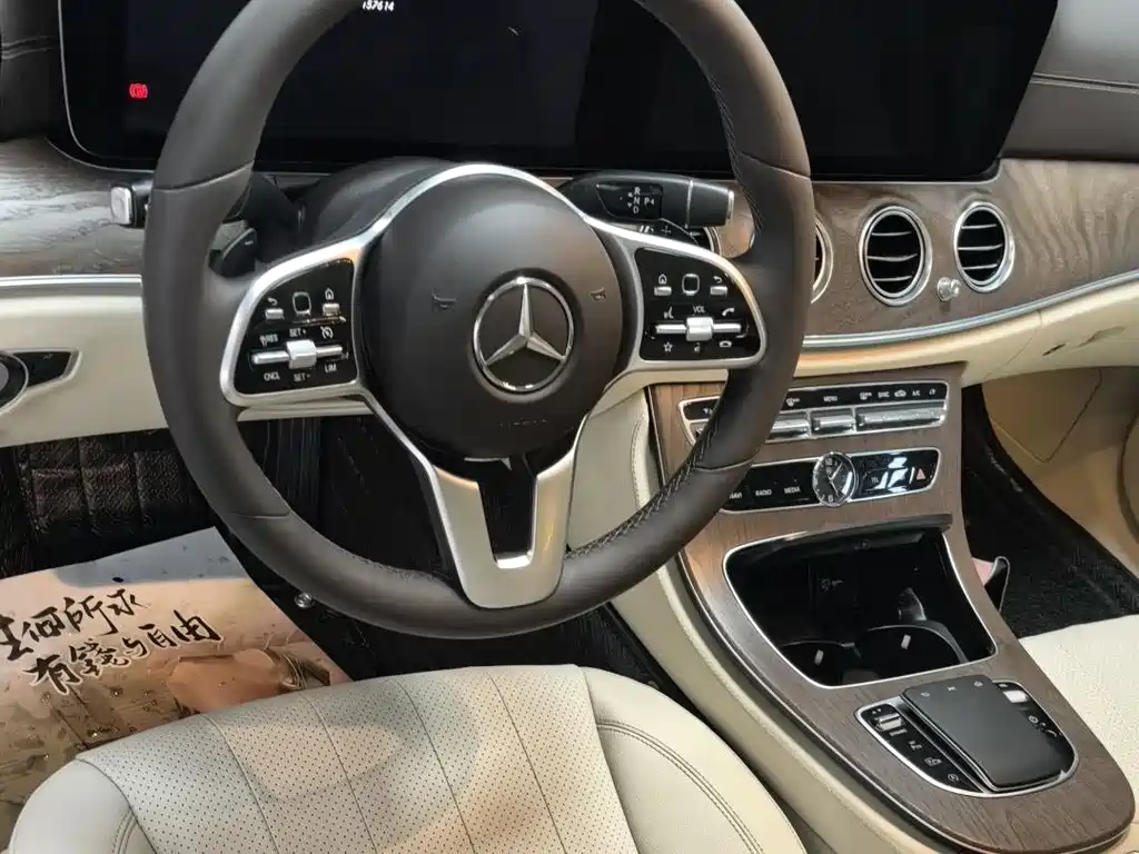 Mercedes-Benz E-Class 2019 — фото 15