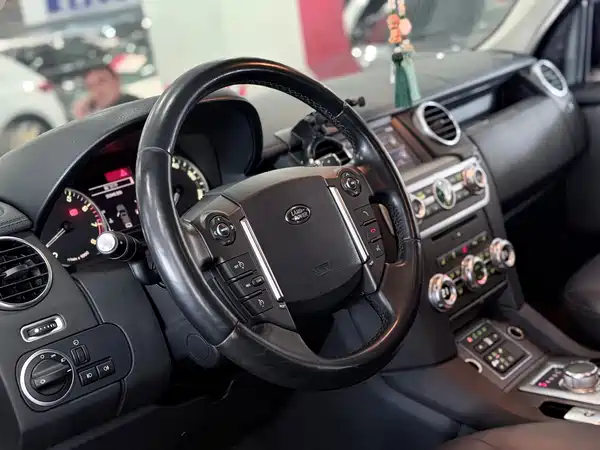 Land Rover Discovery 2016