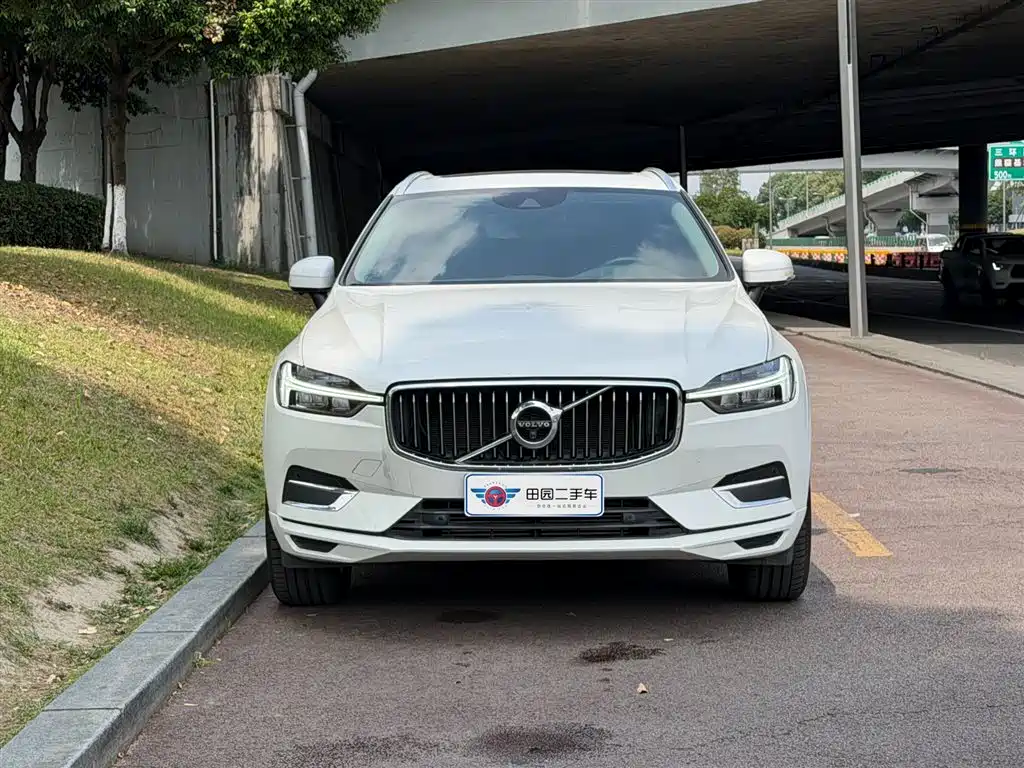 Volvo XC60 2021 — фото 2