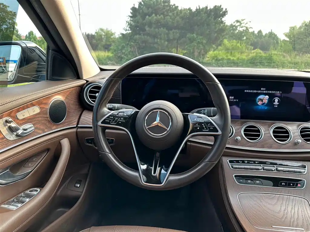 Mercedes-Benz E-Class 2023 — фото 19