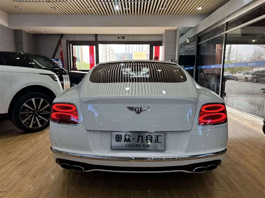 Bentley Continental 2017 — фото 12