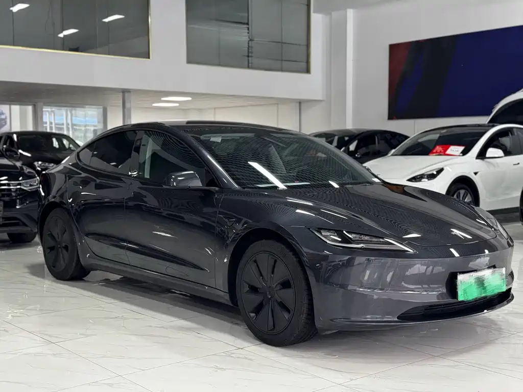 Tesla Model 3 2025 — фото 3