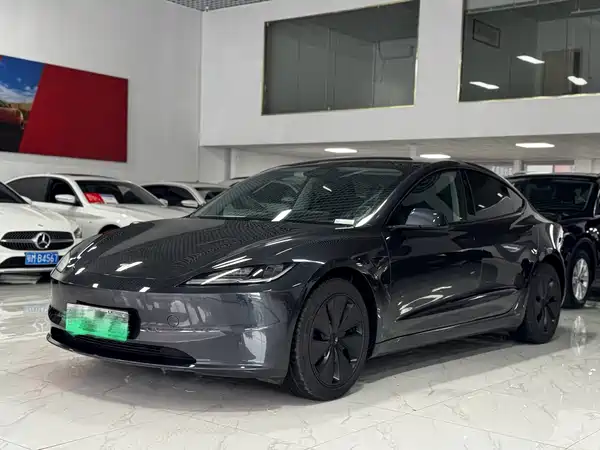 Tesla Model 3 2025