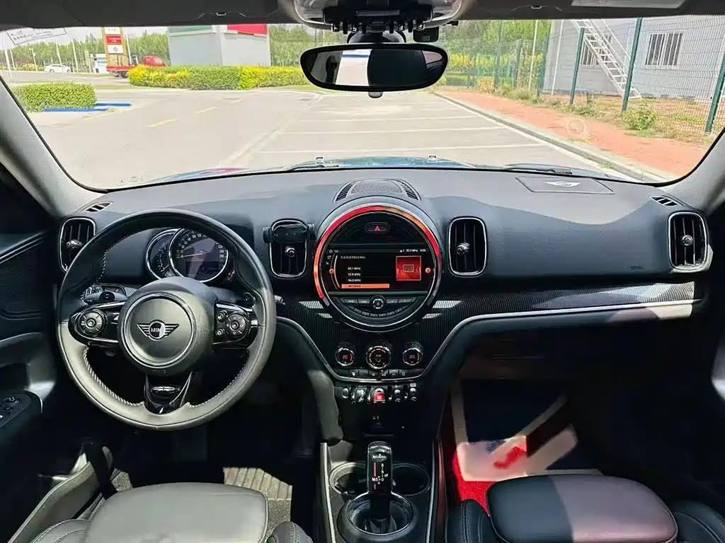 MINI Countryman 2019 — фото 17