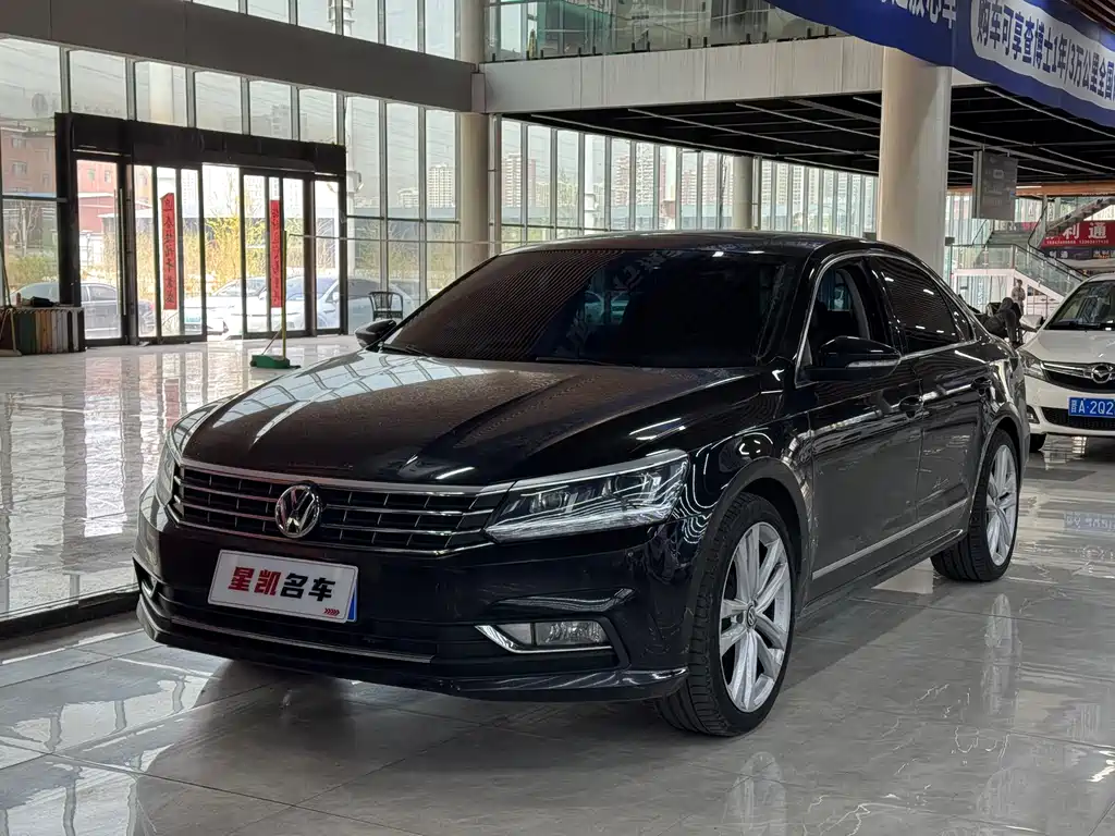 Volkswagen Passat 2018 — фото 1