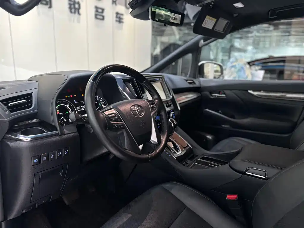 Toyota Alphard 2019 — фото 4