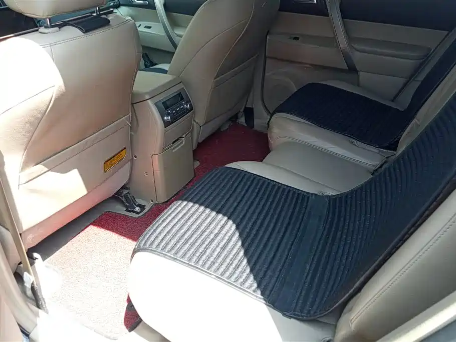 Toyota Highlander 2013 — фото 11