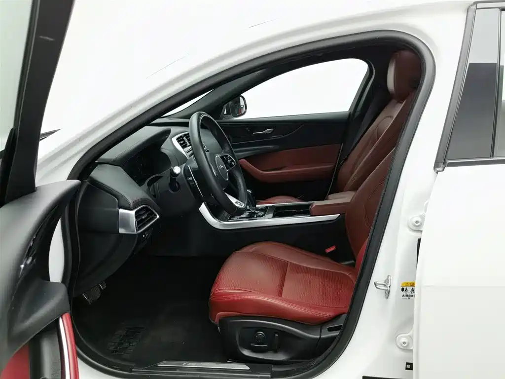 Jaguar XEL 2021 — фото 10