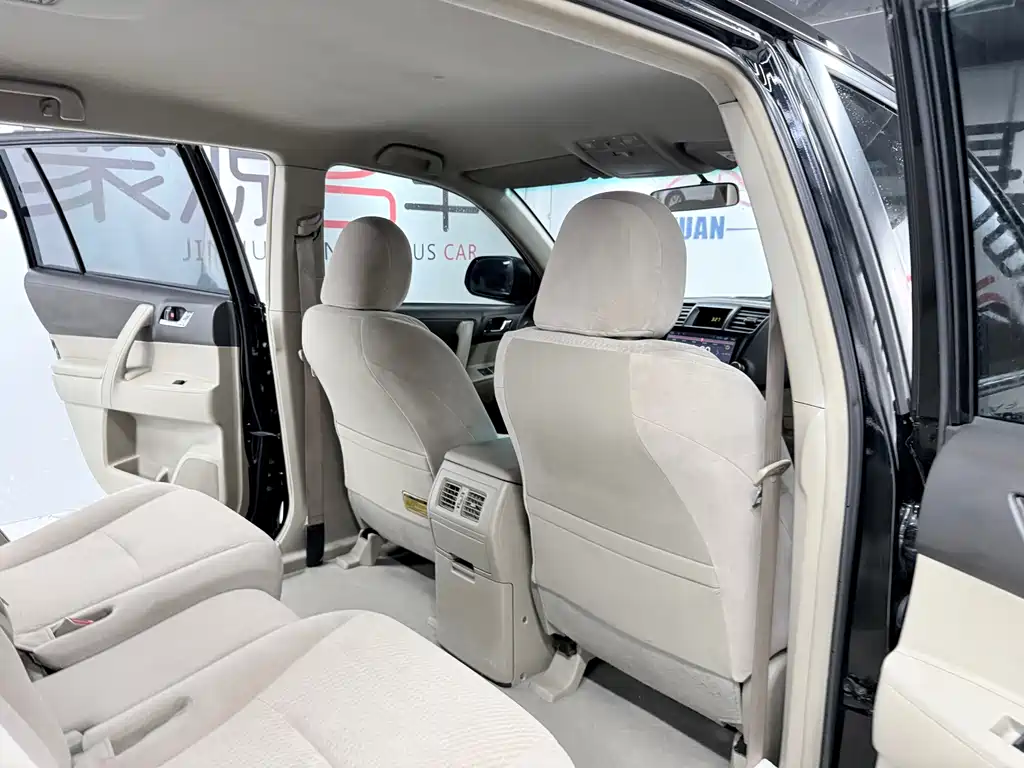 Toyota Highlander 2013 — фото 14