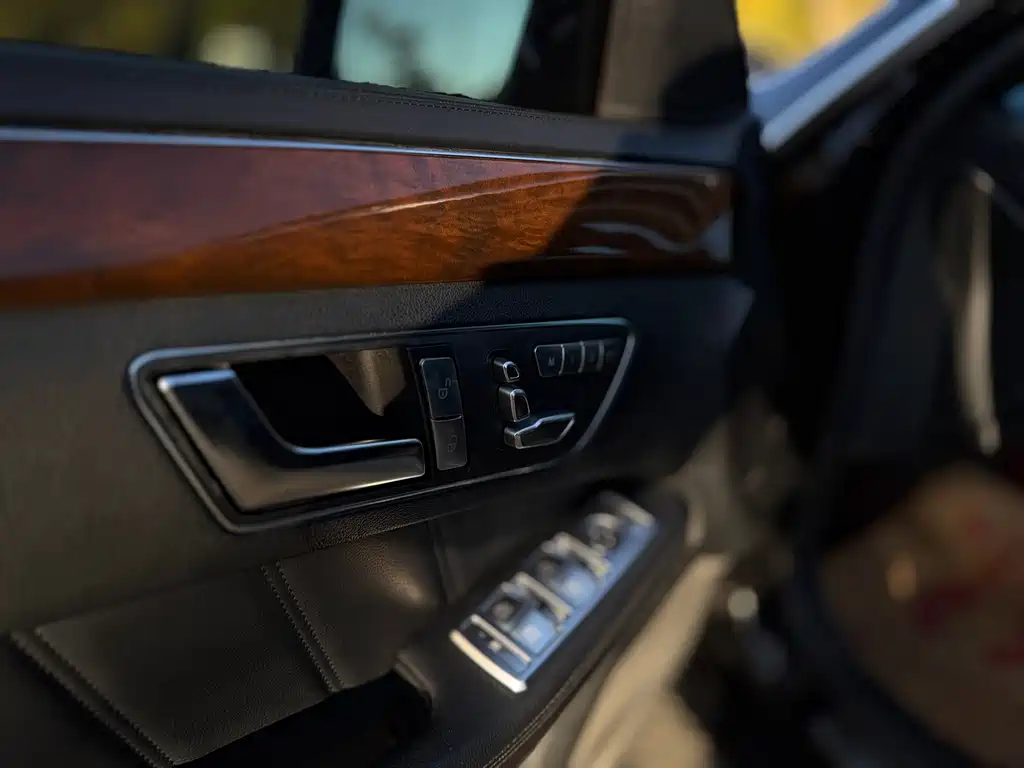 Mercedes-Benz E-Class 2015 — фото 27